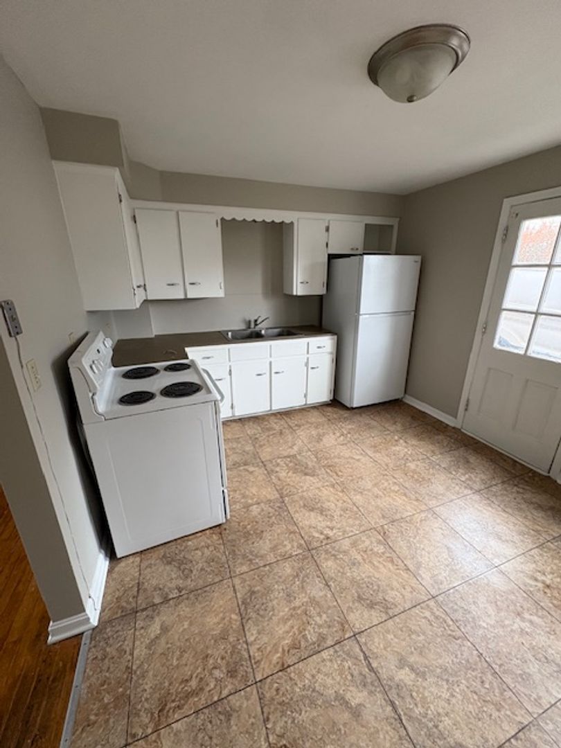 Canton Apartment: 1339 21st St. NE