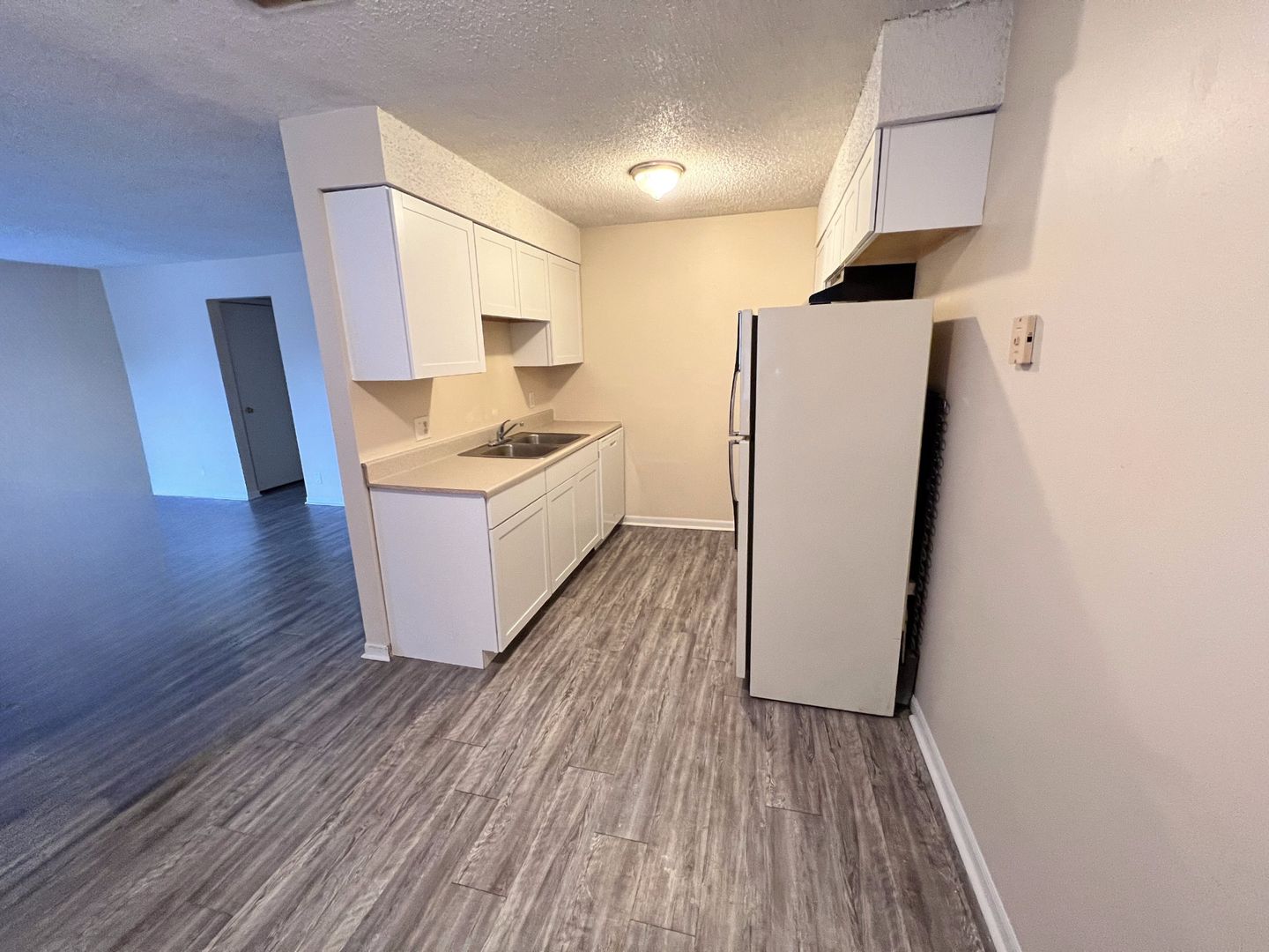 Henderson Apartment: 2439 Green River Rd