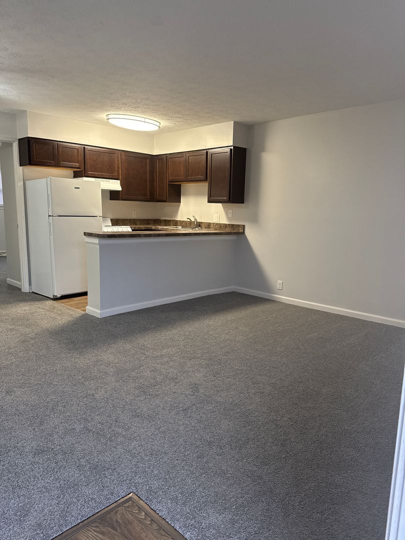 Evansville Apartment: 4982 Tippecanoe Dr.
