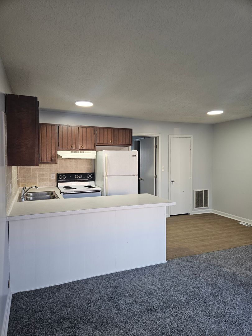 Amazing one bedroom downstairs 1 of 6