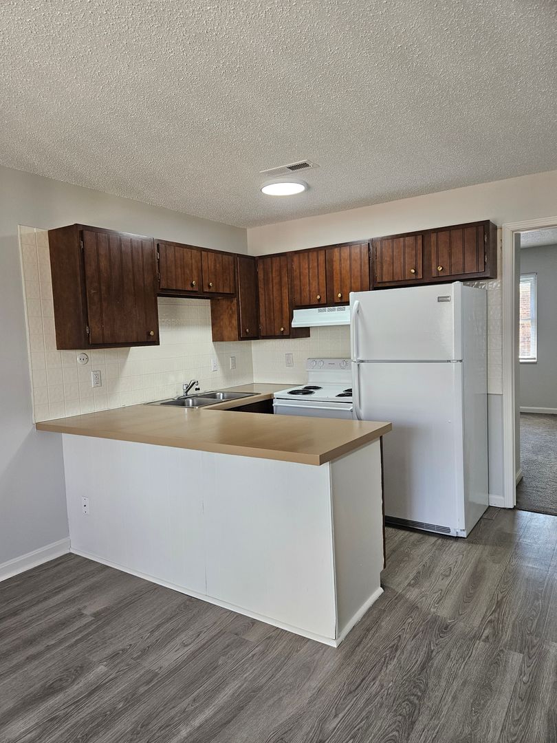 Mt. Vernon Apartment: 515 Green Valley Dr - Apt #18