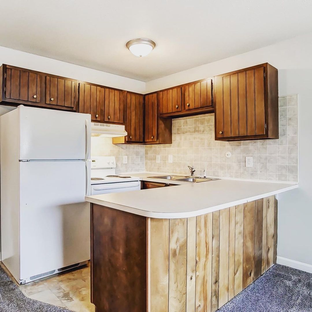 Green Valley Apartments 7 of 12