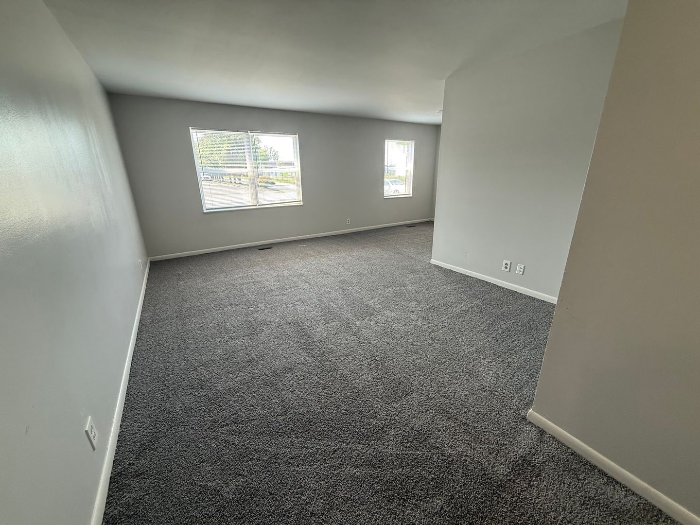 Evansville Apartment: 4982 Tippecanoe Dr.