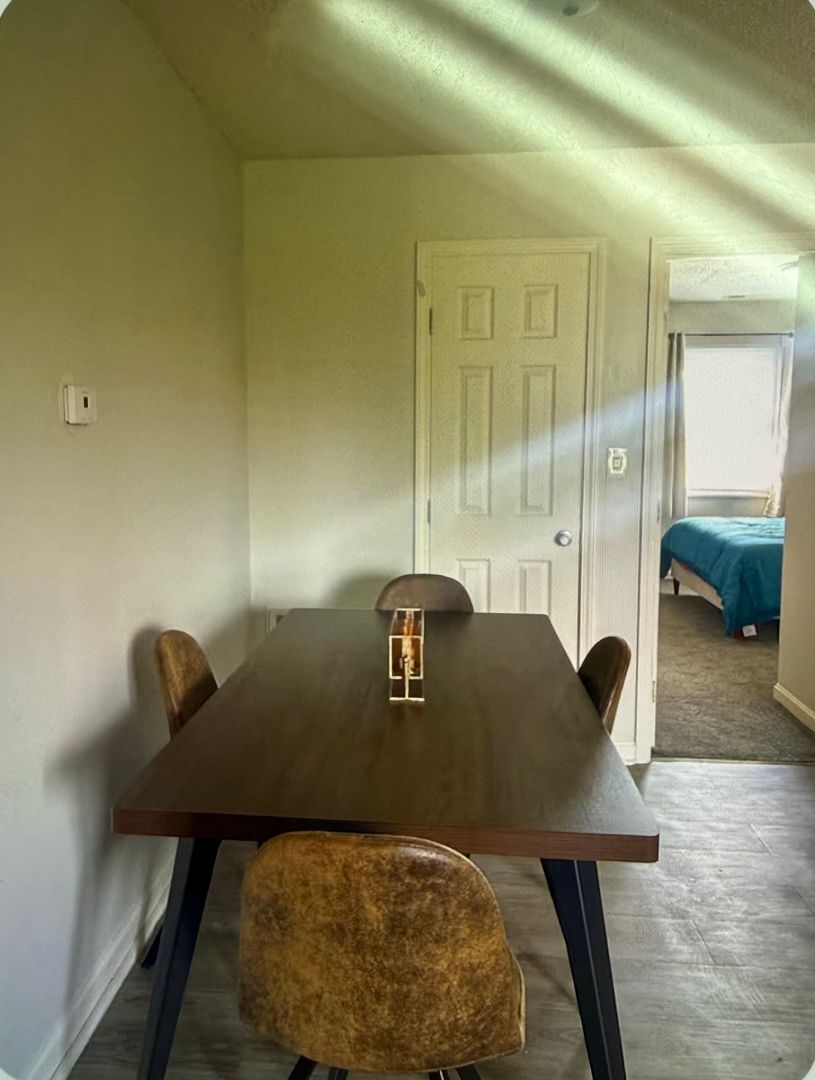 Beautiful Furnished Short Term Rental 7 of 8