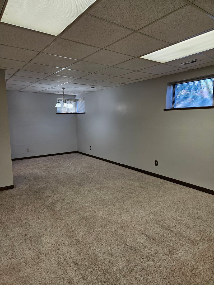 Henderson Apartment: 813 S Main Street