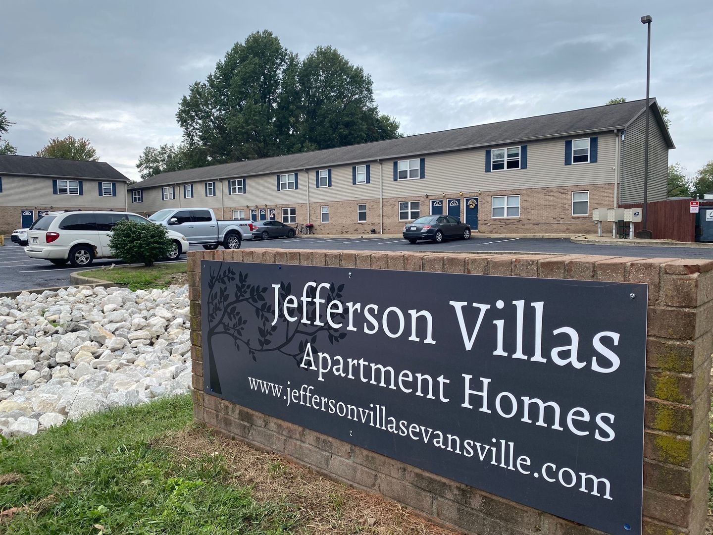 Evansville Apartment: Jefferson Ave
