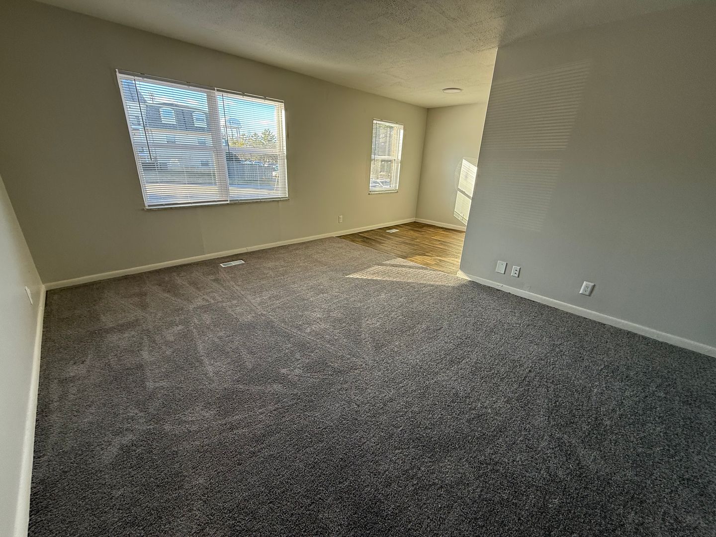 Evansville Apartment: 4982 Tippecanoe Dr.