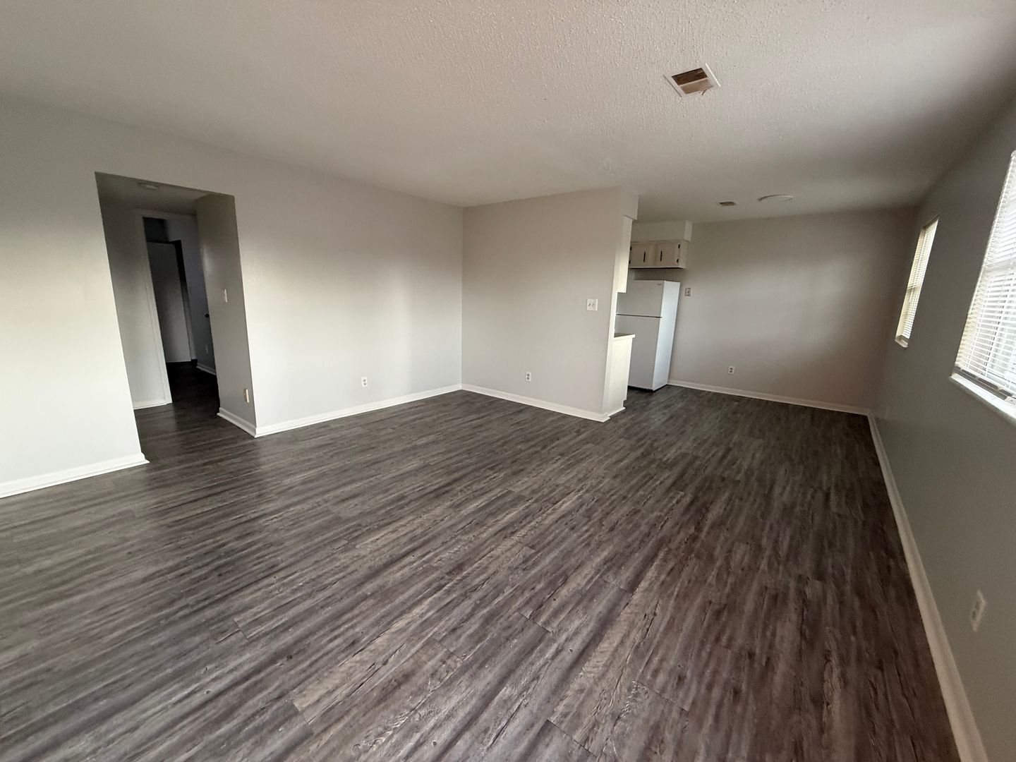 Henderson Apartment: 2439 Green River Rd