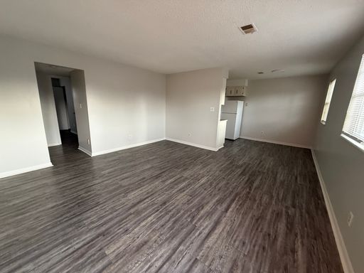 2 bedroom 1 bath apartment
