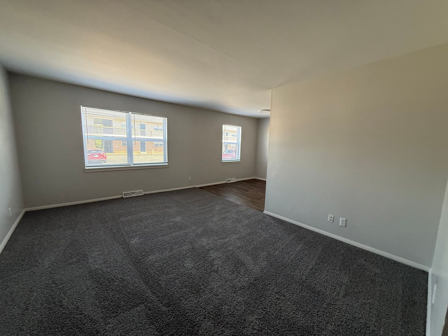 Evansville Apartment: 4982 Tippecanoe Dr.