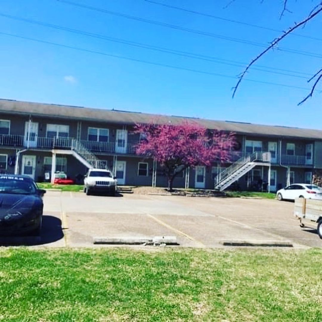 Evansville Apartment: 2900 N Fulton Ave