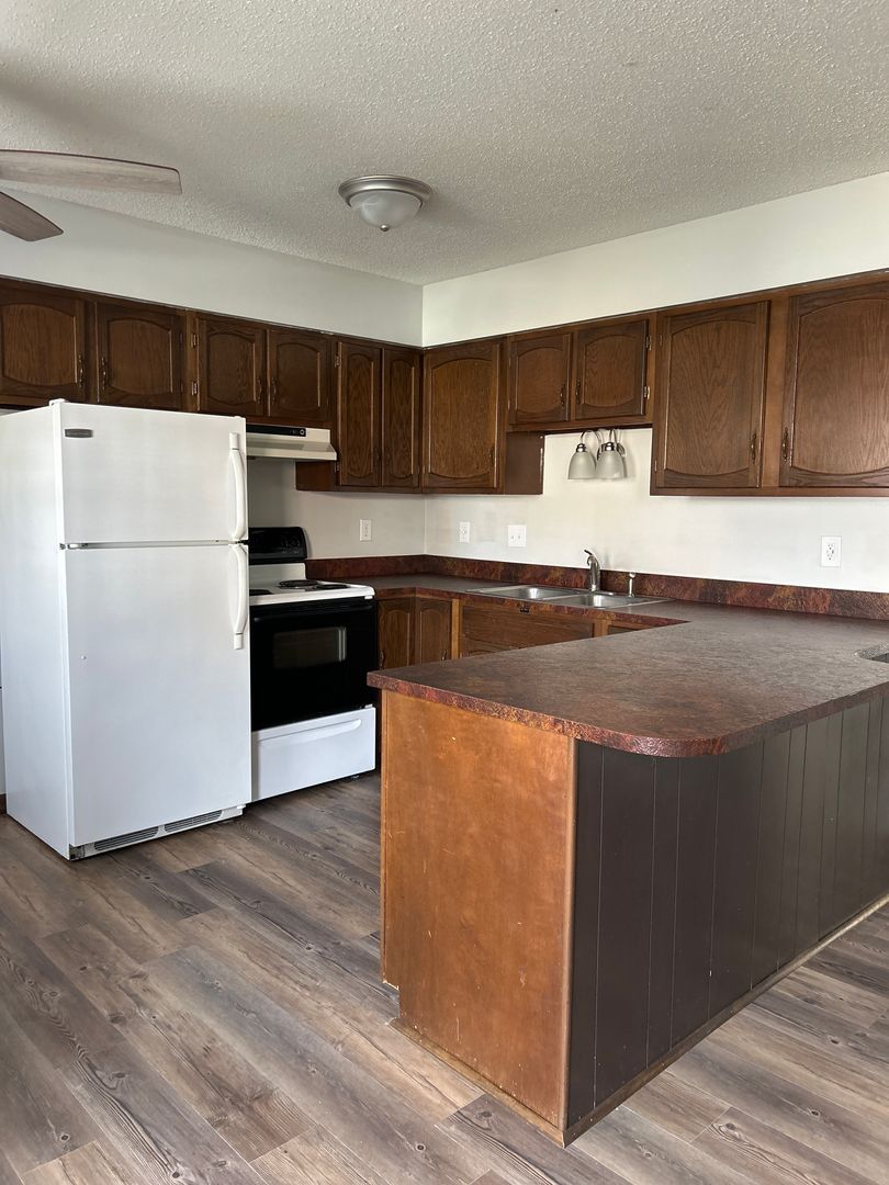 Newburgh Apartment: Colonial Court