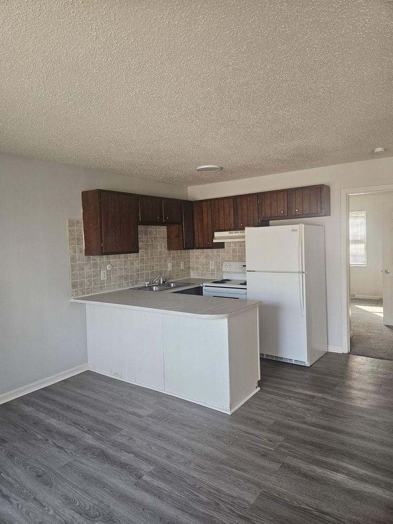 Mt. Vernon Apartment: 415 Green Valley Dr - Apt #31