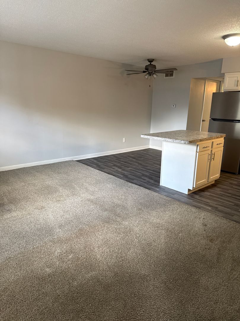 Newburgh Hidden Apartments 1 and 2 bedroom, Quiet Living 