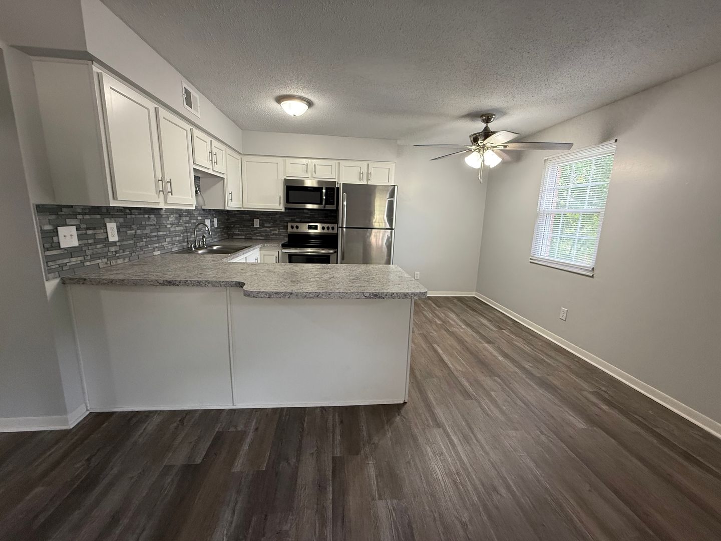 Newburgh Apartment: Colonial Court