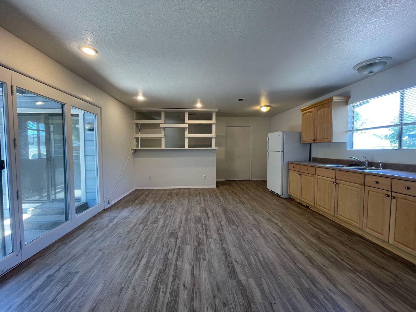 Paso Robles Apartment: 1944 Park St.