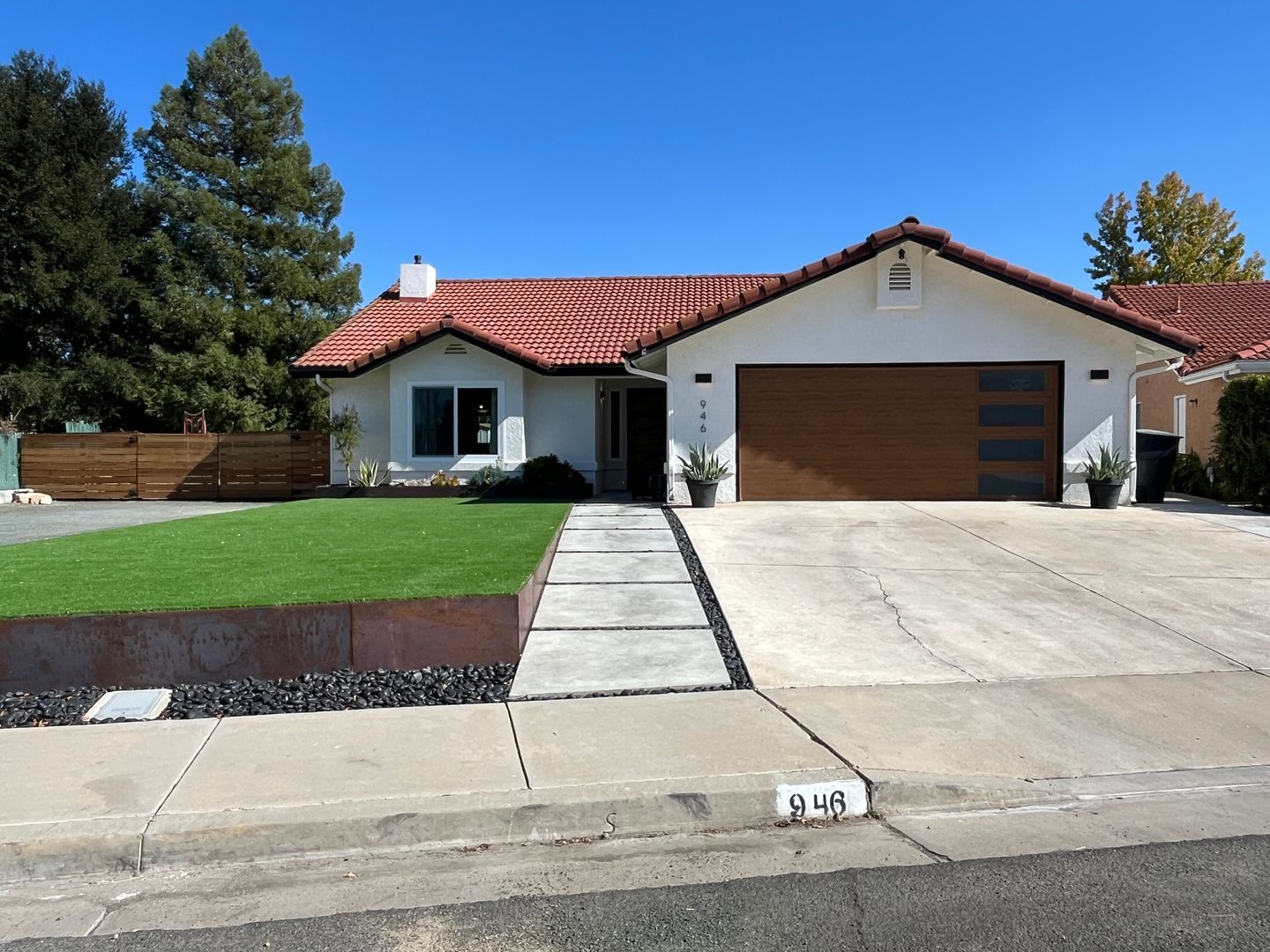 Paso Robles House: 946 Saint Ann Dr.