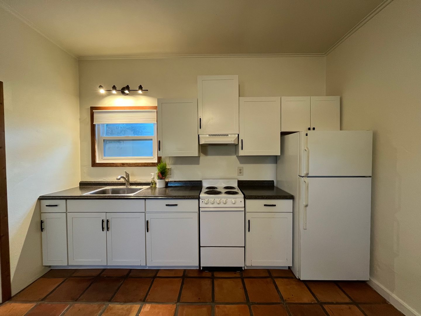 Paso Robles Apartment: 510 1/2 6th St.