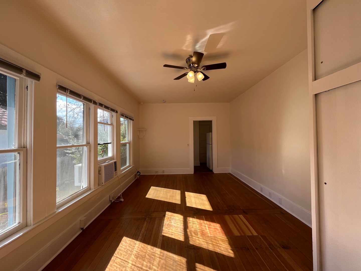 Paso Robles Apartment: 1535 Park St