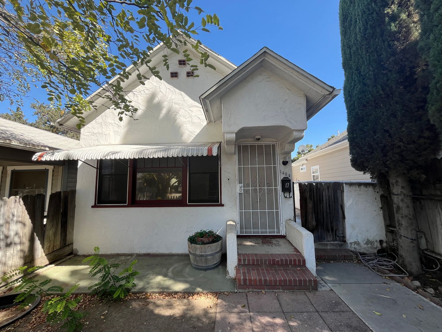 Paso Robles Apartment: 1434 A & C, 1436 Pine St.