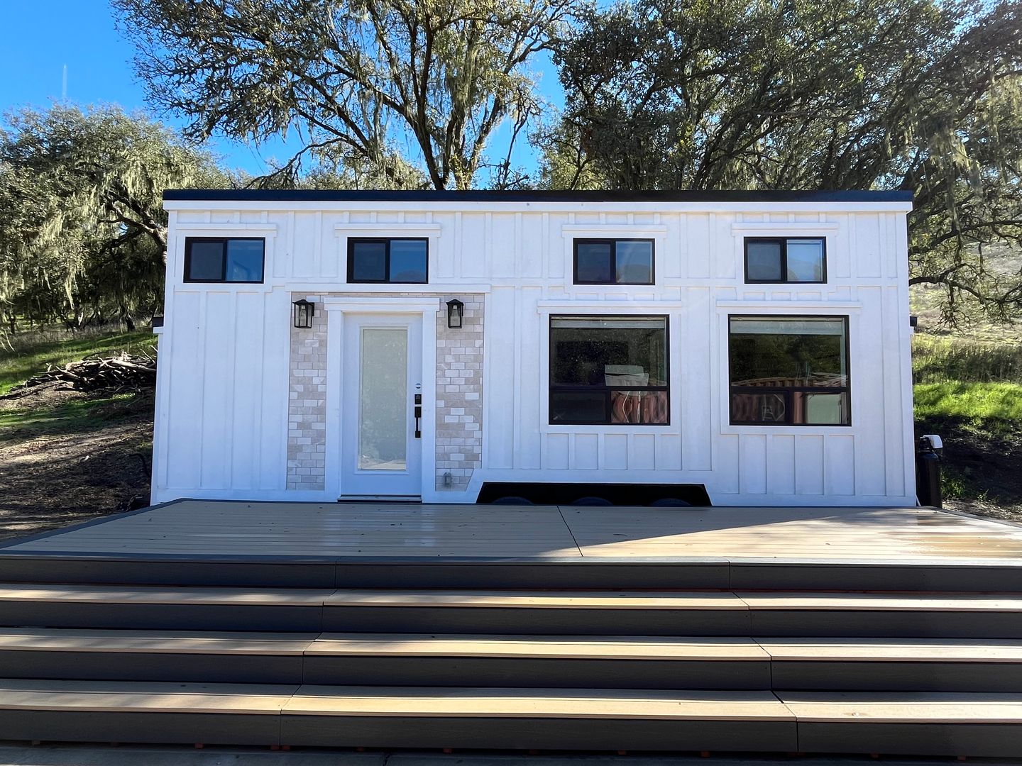 Templeton Apartment: 595 Redondo Ln