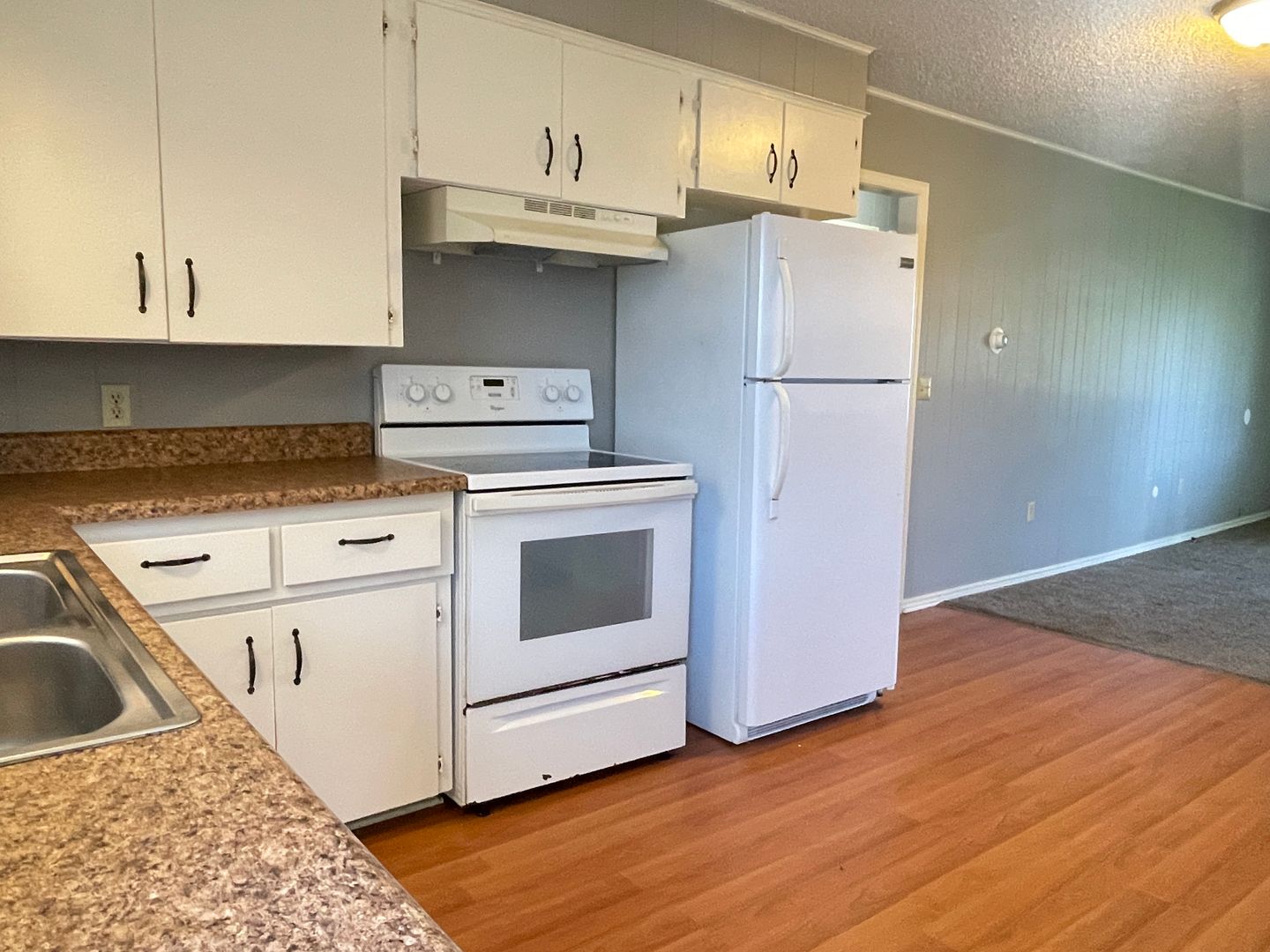 Battlefield Apartment: 4511 West 3rd Street