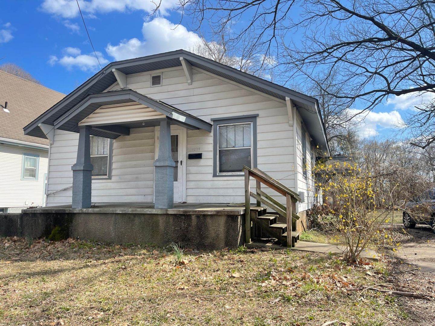 springfield House: 1234 E Page springfield MO 65806