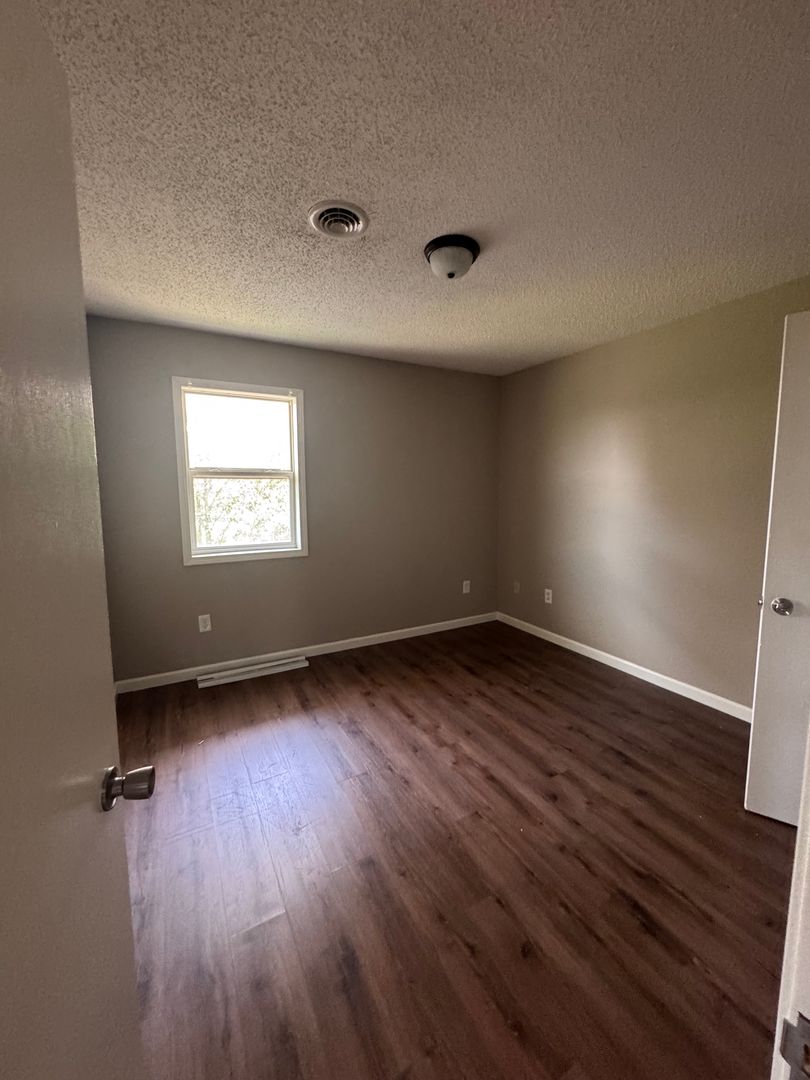 Kirbyville Apartment: 330 Timothy Lane