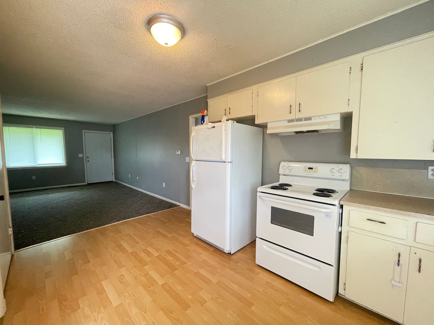 Battlefield Apartment: 5408 South Hutchinson Court