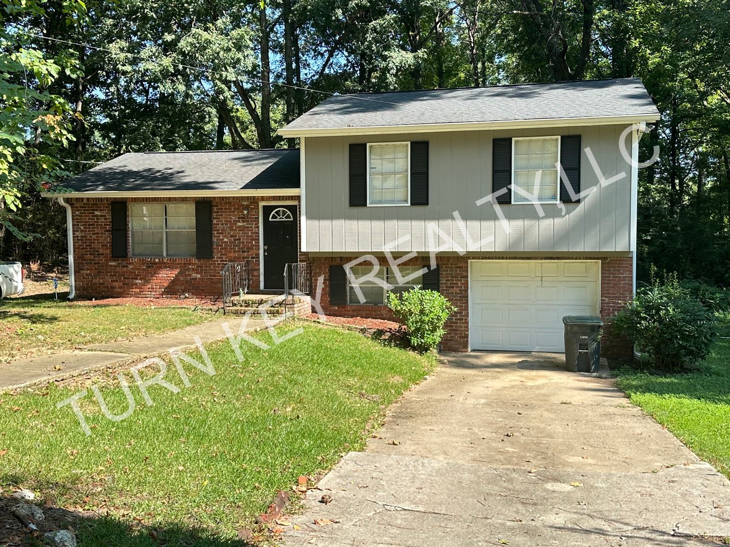 Birmingham House: 1608 Azalea Drive