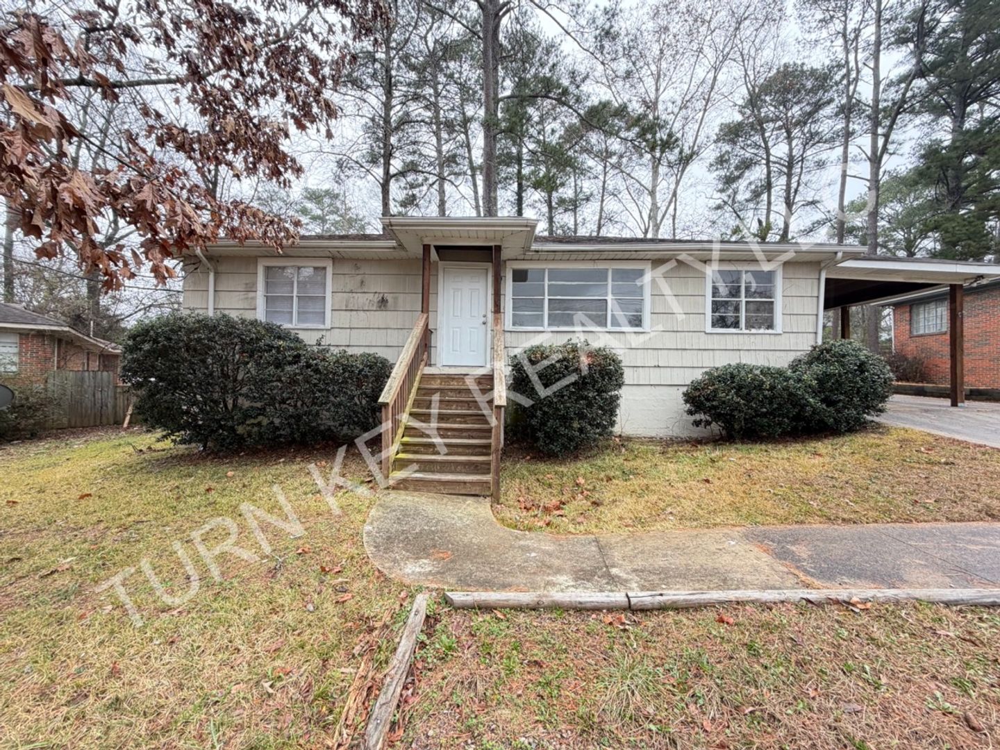 Birmingham House: 908 Five Mile Road