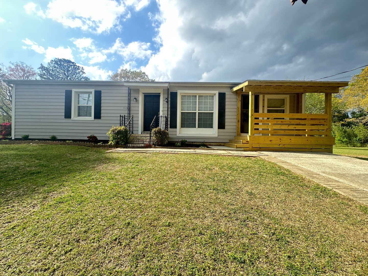 Springville House: 436 McGinnis Street