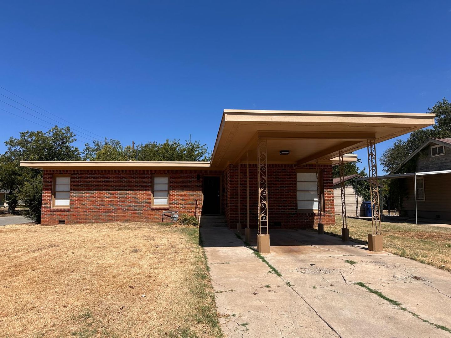 Brownwood House: 1015 Ave K