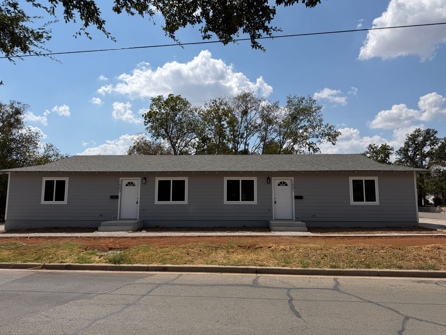Brownwood Apartment: 1501 Vine St