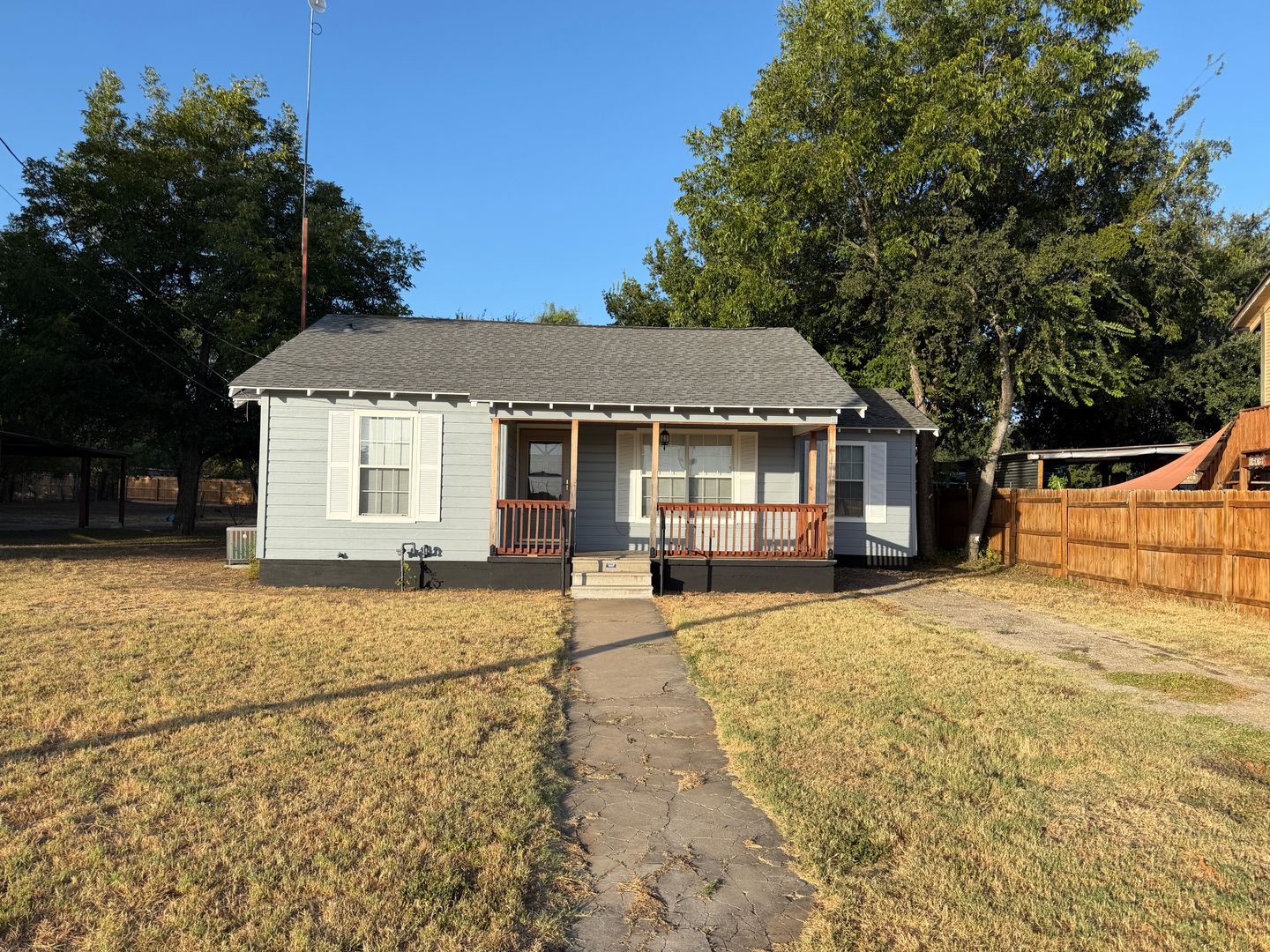 Brownwood House: 3611 Durham Ave