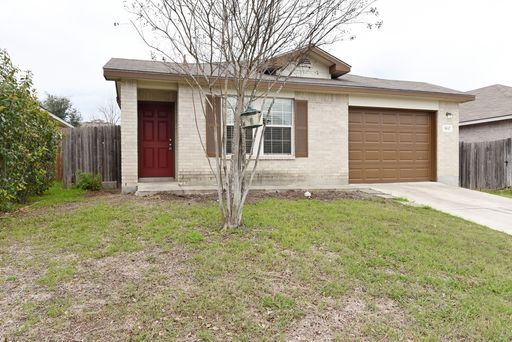 Charming and Spacious Home in a Quiet and Friendly Neighborhood! – photo 1