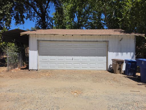 STORAGE/ GARAGE