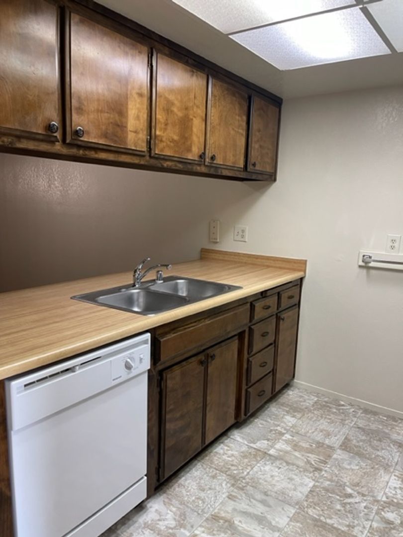 REDDING Apartment: 1231 BRANDON COURT