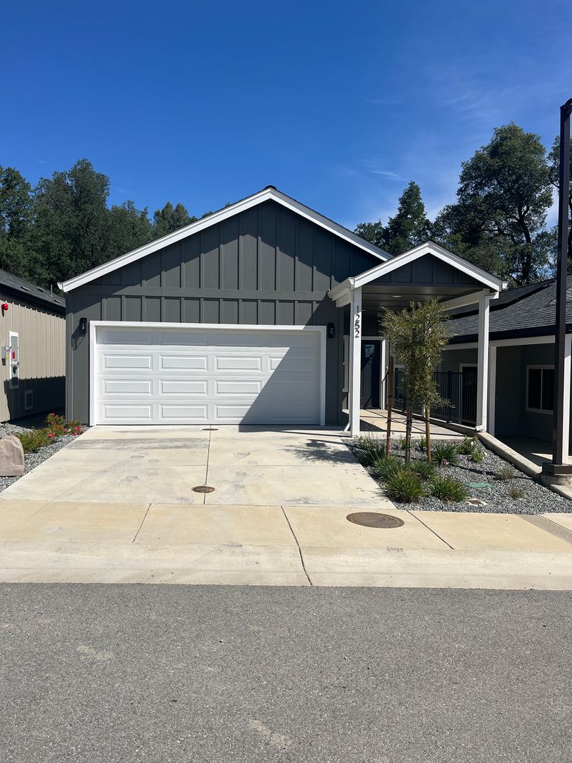 REDDING House: 1252 OLD ALTURAS ROAD