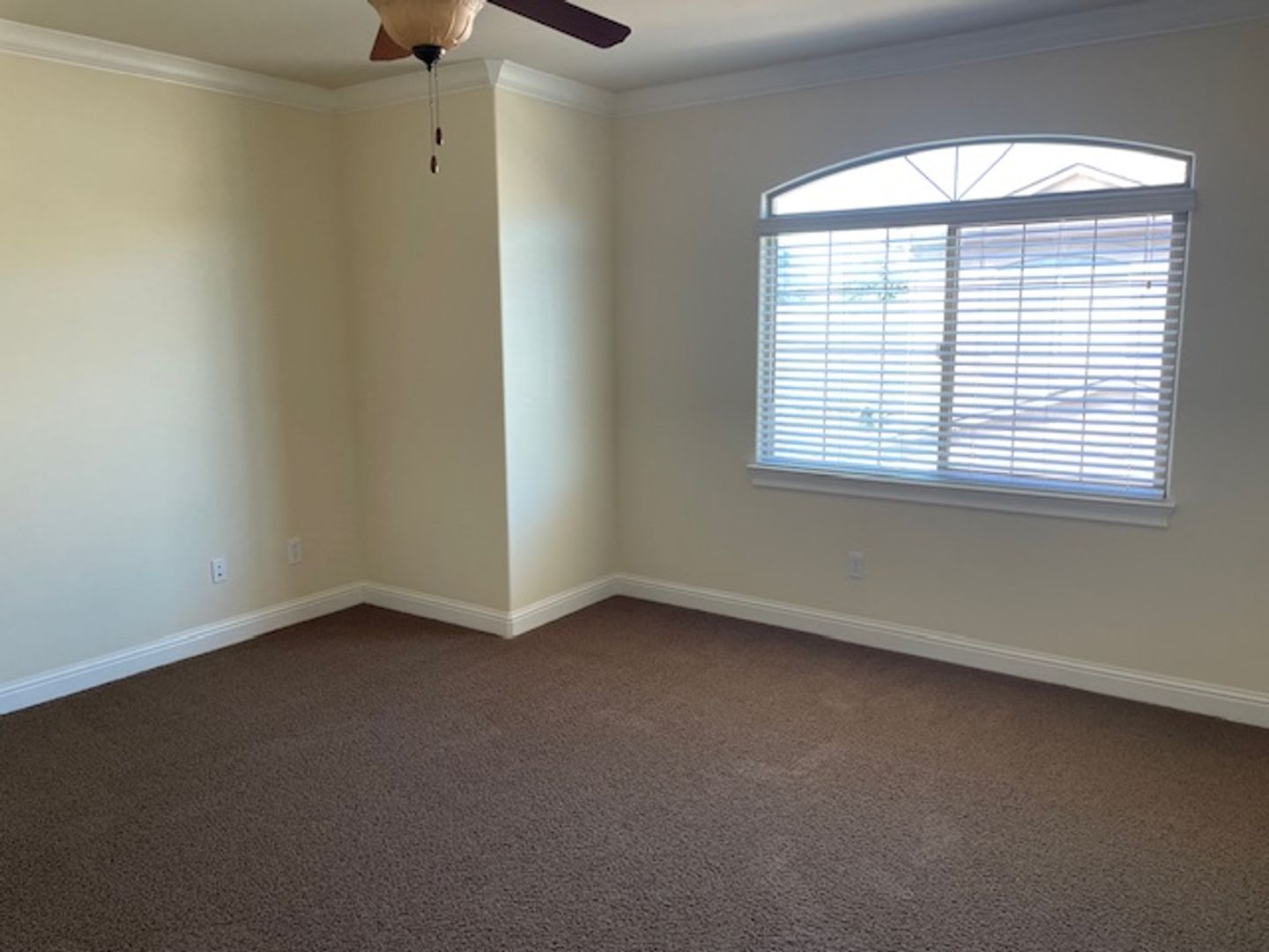 REDDING Apartment: 870 MISSION SIERRA CT