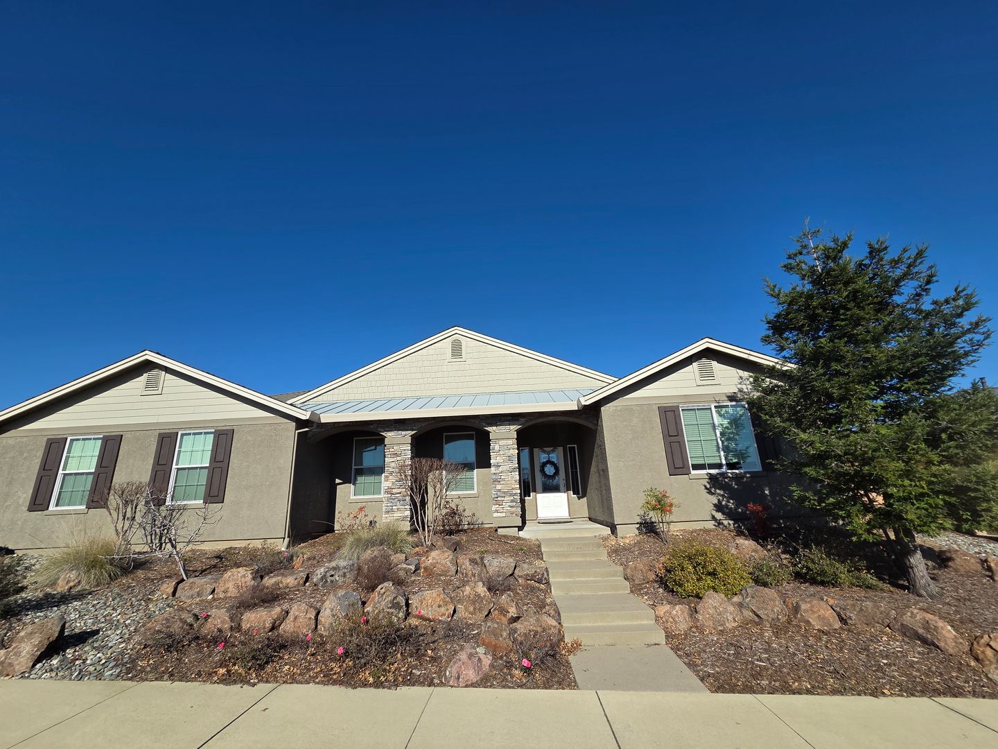 REDDING House: 334 REDDINGTON DRIVE