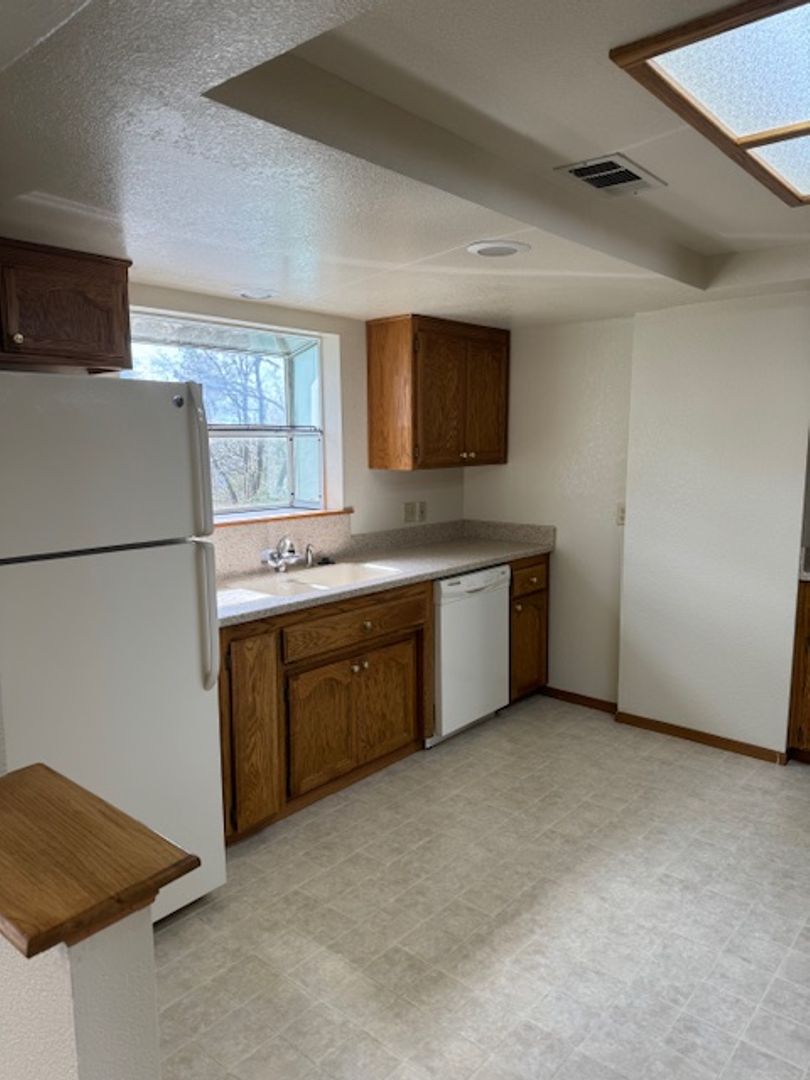 2851 CAMULOS WAY, REDDING, CA 96002