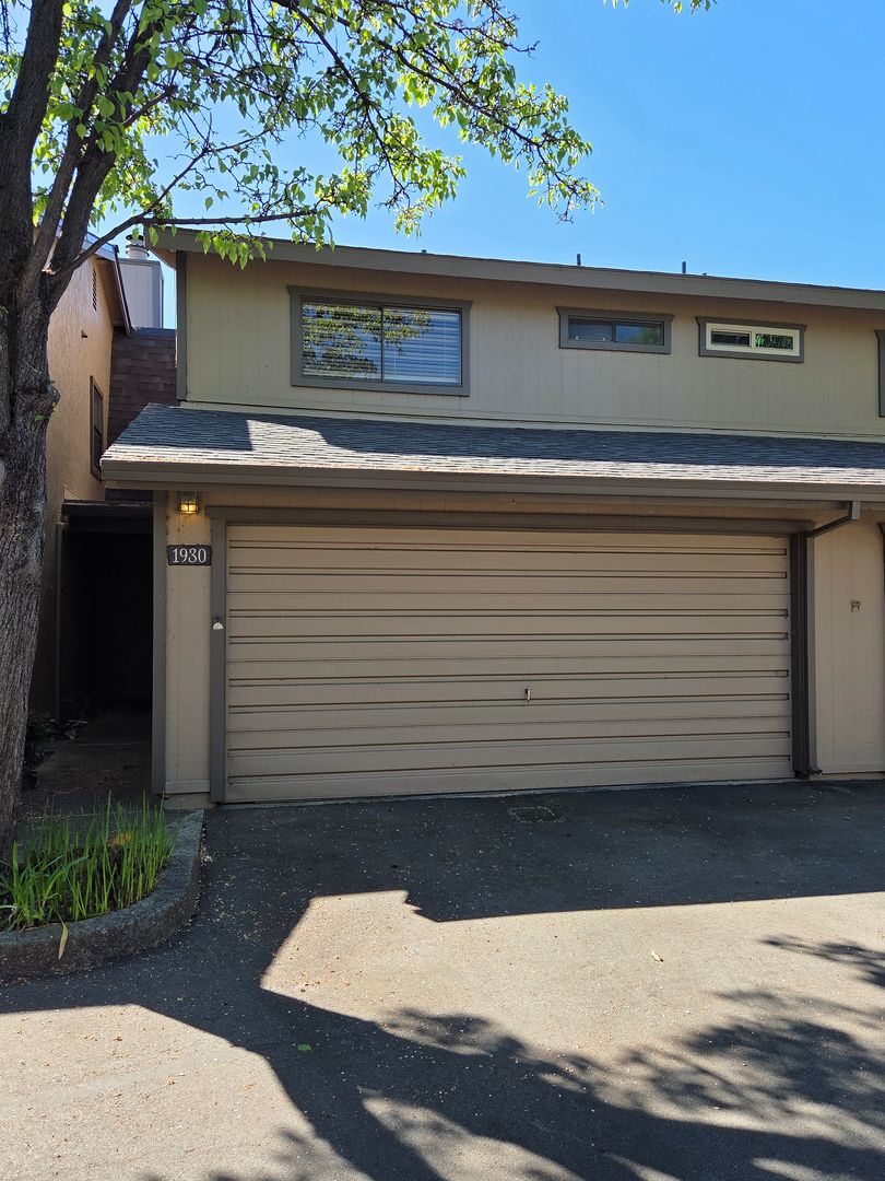 REDDING Condo: 1930 BECHELLI LANE