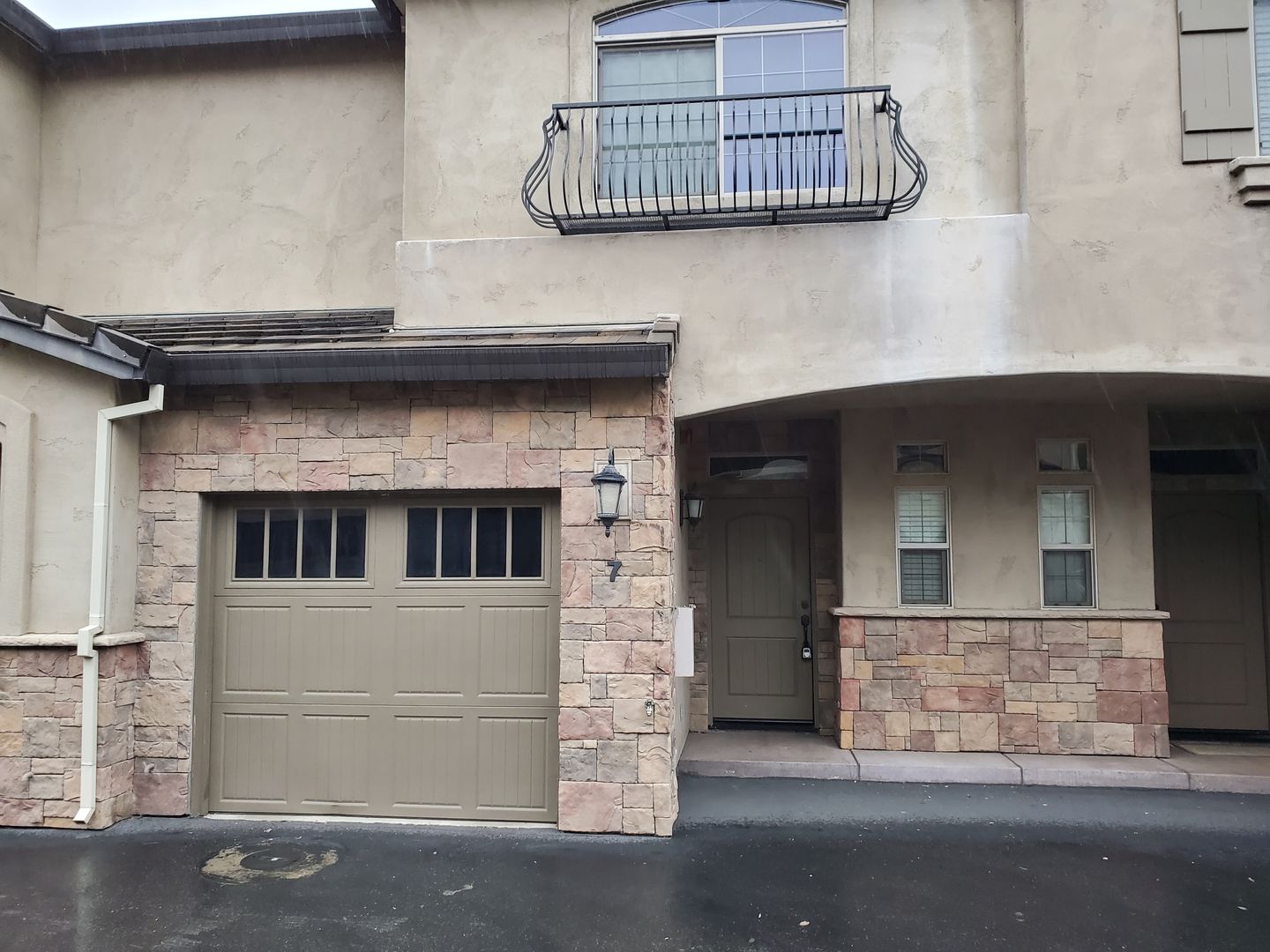 REDDING Apartment: 870 MISSION SIERRA CT