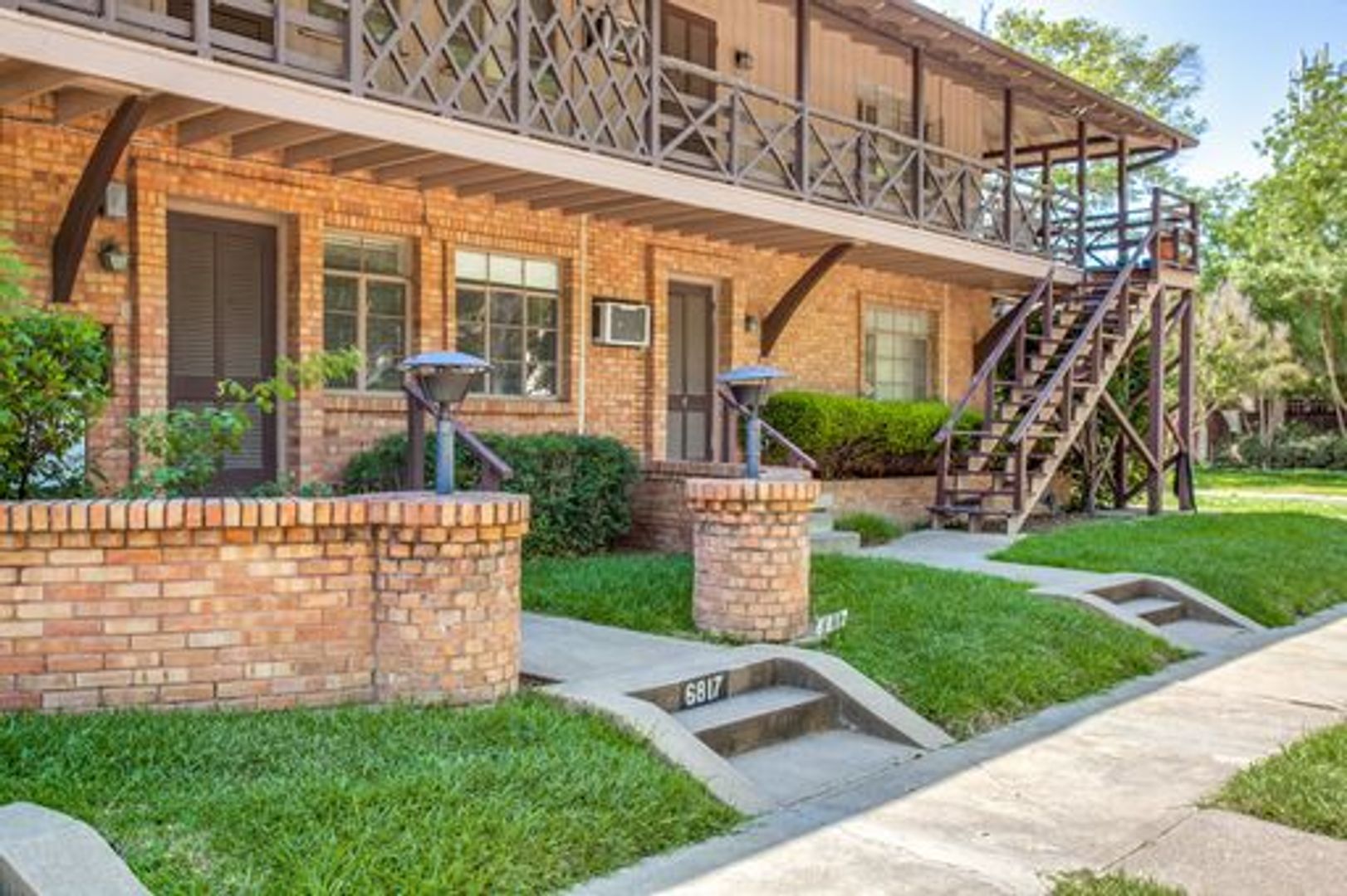 Dallas Apartment: 6817 Lomo Alto Drive