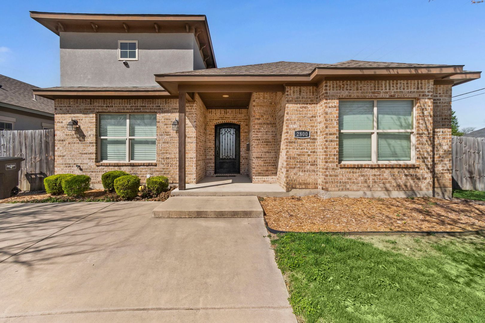 Fort Worth House: 2800 Gordon Ave