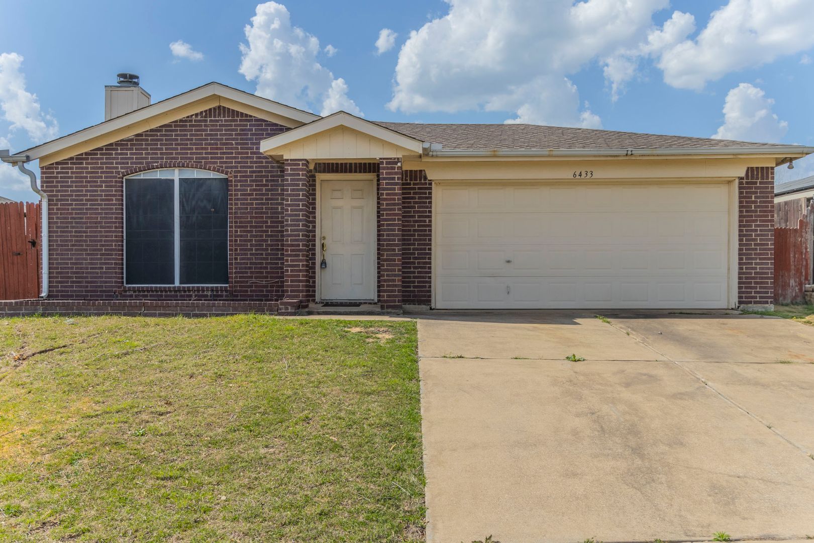 Fort Worth House: 6433 Riverwater Trail