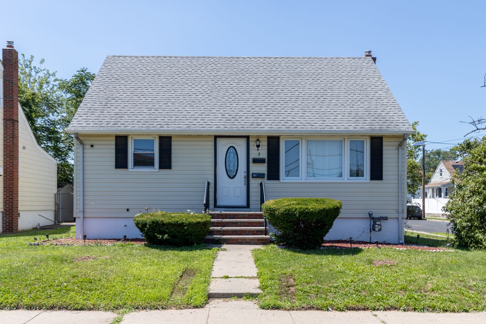 Carteret House: 3 Leick Ave