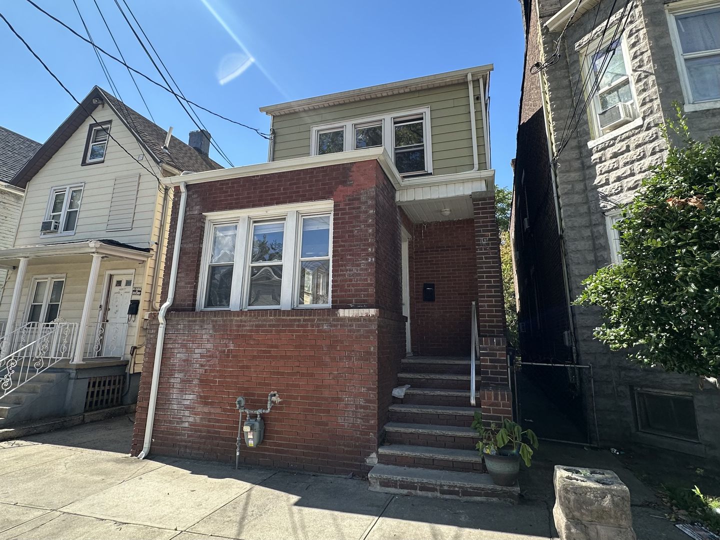 Perth Amboy House: 109 Madison Ave