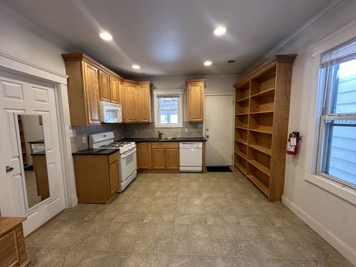 226 Hamilton St, Apt 1 — photo 3